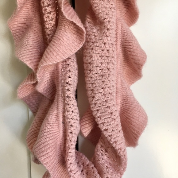 EUC Collection Eighteen Ruffle textured scarf - Picture 2 of 4